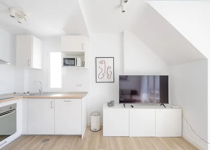 아파트 Modern Oasis In Nueva Andalucia *
